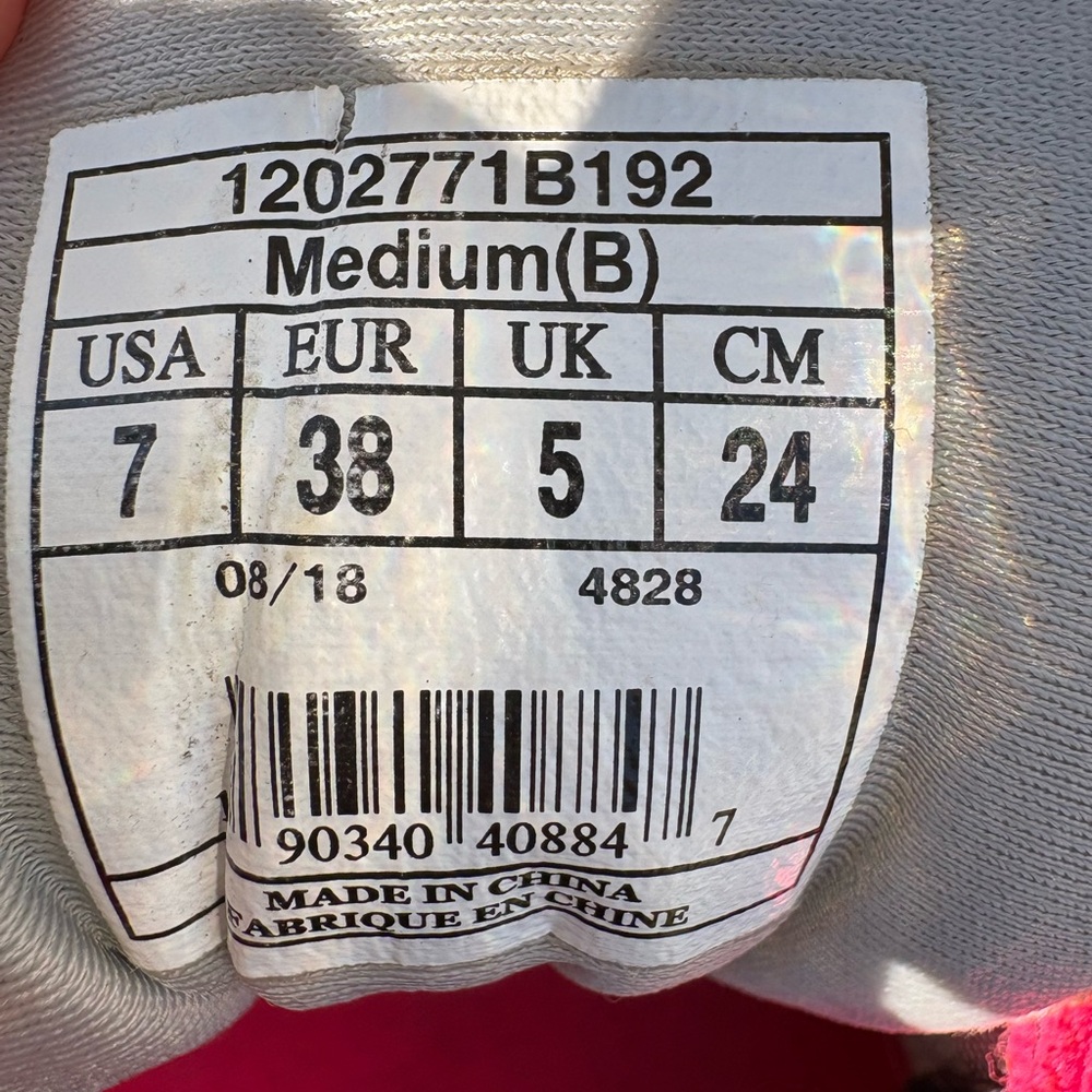 Brooks Ghost 11 Size 7 - image 4